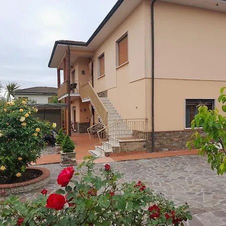 Casa Camelia Feriehus Capannori